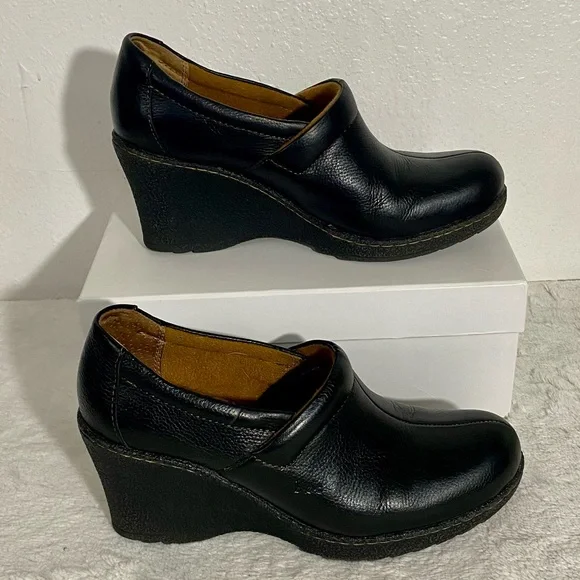 BOC Born on Concept Pebbled Black Leather Wedge Clogs Women’s Size 8 - Picture 3 of 11